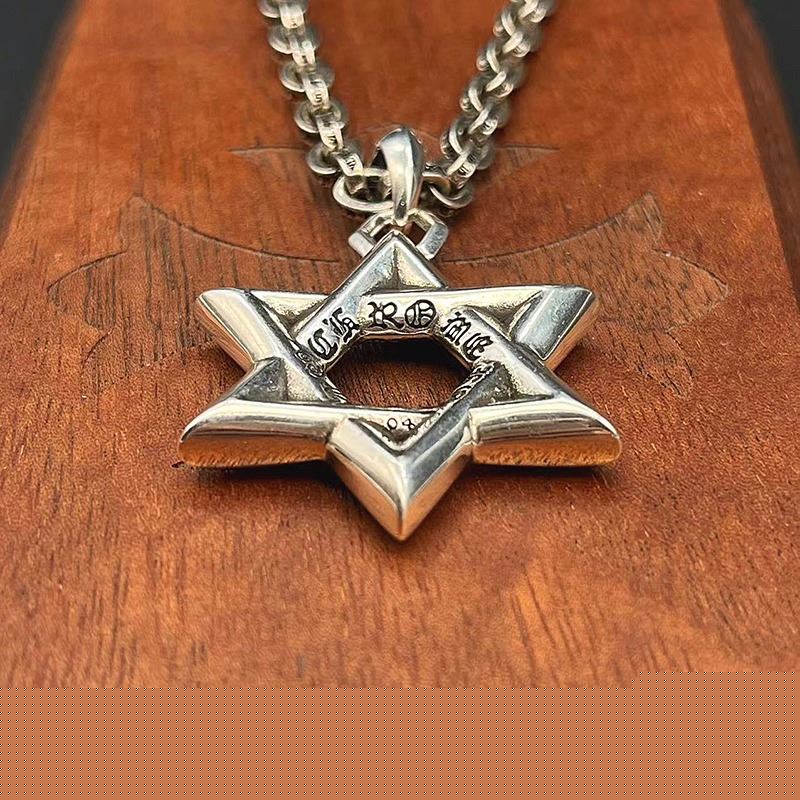 Ch**me He**ts necklaces